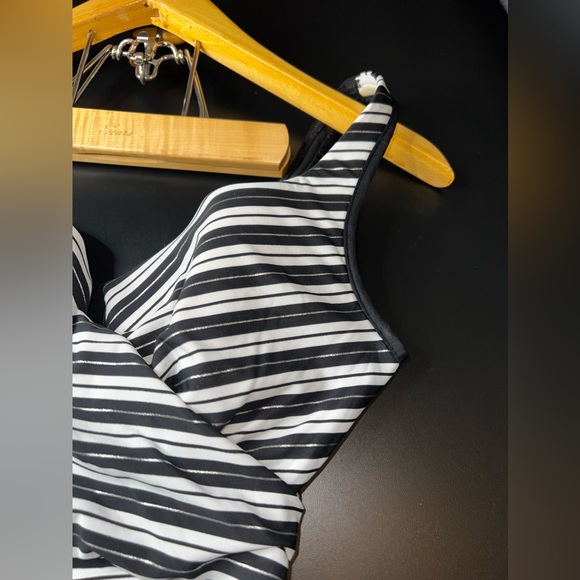 Miraclesuit Gilt Trip Muse One-Piece Swimsuit Size Small EUC - Picture 7 of 13